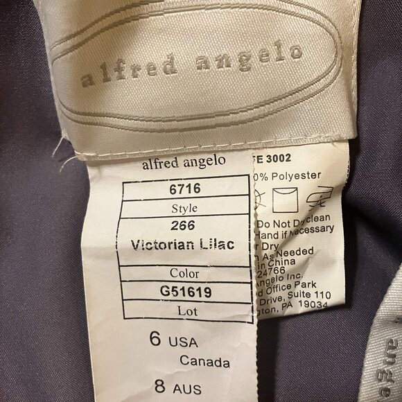 Simple, yet elegant Lilac Dress with Ruching - Picture 4 of 5